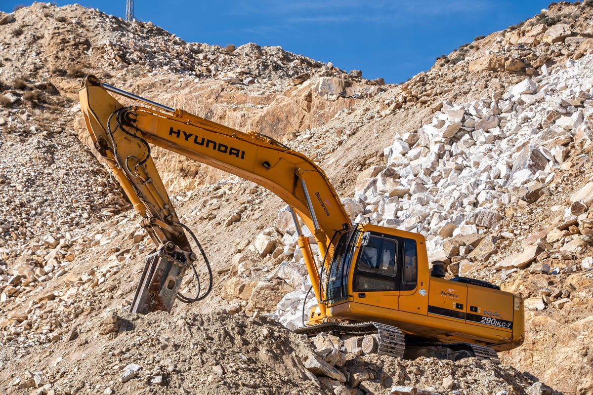Plant Hire in Plymouth: Reliable Machinery for Construction Projects Across the South West
